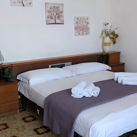 Sicilian In Donnalucata-sleeps 4- 2min
