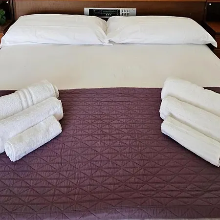 Sicilian In Donnalucata-sleeps 4- 2min شقة
