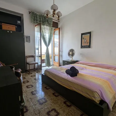 Sicilian In Donnalucata-sleeps 4- 2min Apartment Donnalucata (Sicily)