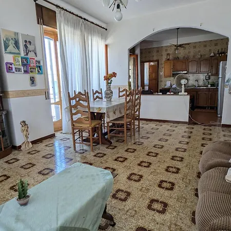 Sicilian In Donnalucata-sleeps 4- 2min *