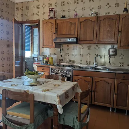 Sicilian In Donnalucata-sleeps 4- 2min Apartment Donnalucata (Sicily)